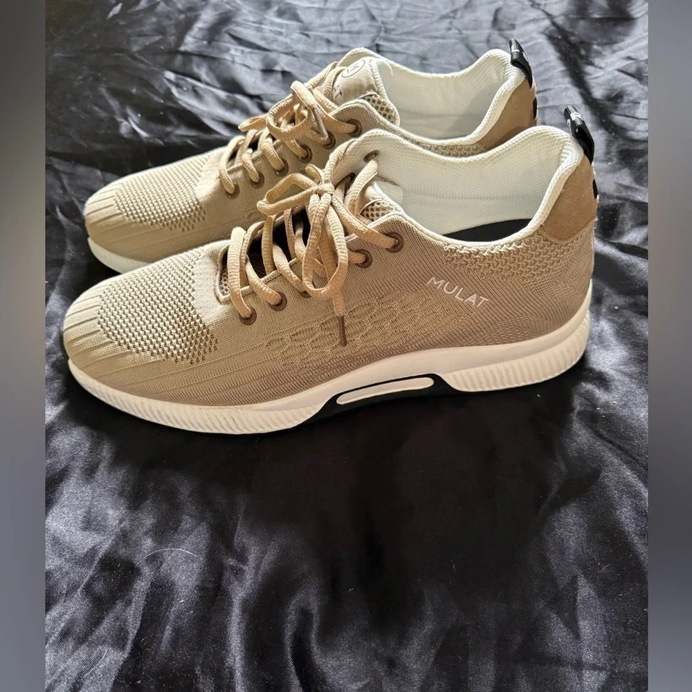 Men's Tan Sneakers